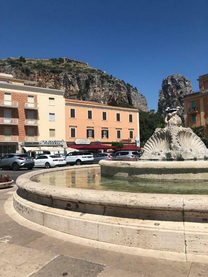 Central House Terracina Bagian luar foto