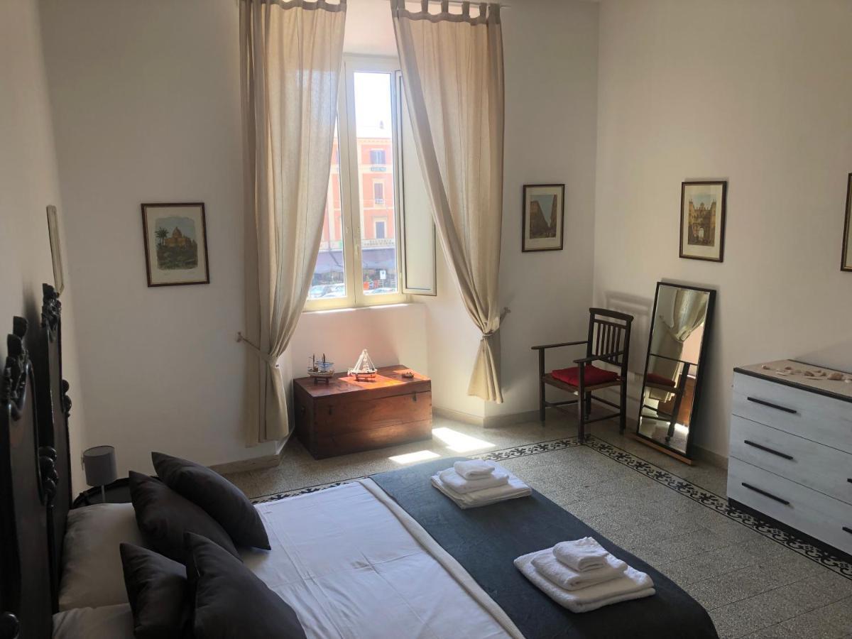 Central House Terracina Bagian luar foto