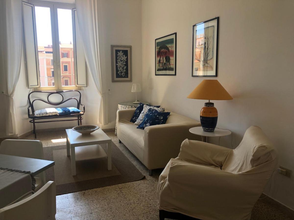Central House Terracina Bagian luar foto